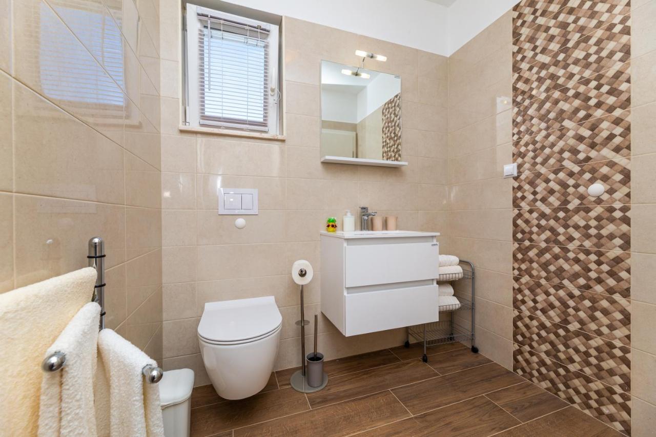 Apartment Nada 1 Malinska Ngoại thất bức ảnh