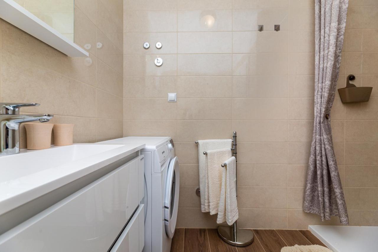 Apartment Nada 1 Malinska Ngoại thất bức ảnh