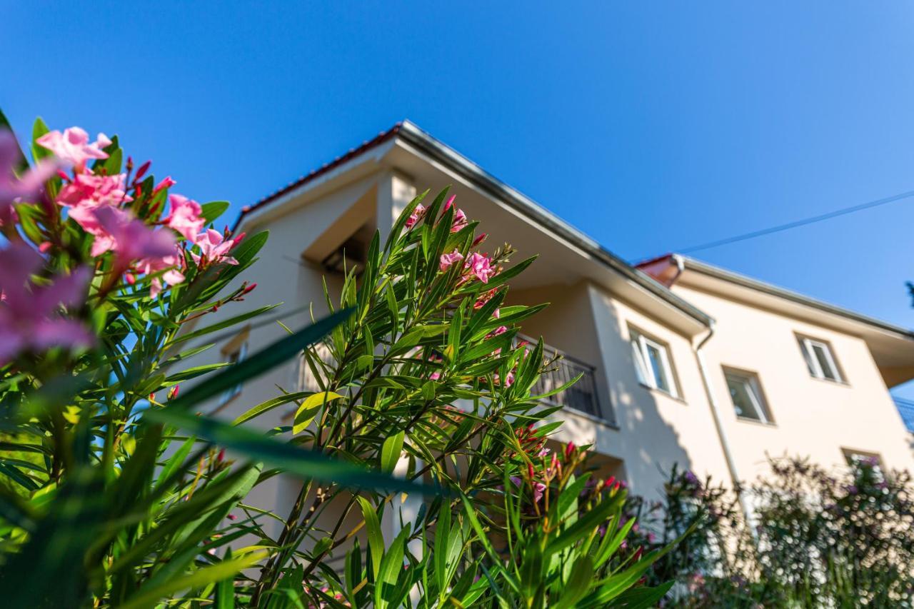 Apartment Nada 1 Malinska Ngoại thất bức ảnh